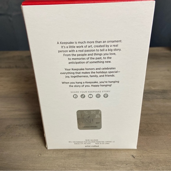 2024 Hallmark STEFON DIGGS Buffalo Bills #14 NFL FOOTBALL LEGENDS Ornament - NIB - Picture 3 of 6